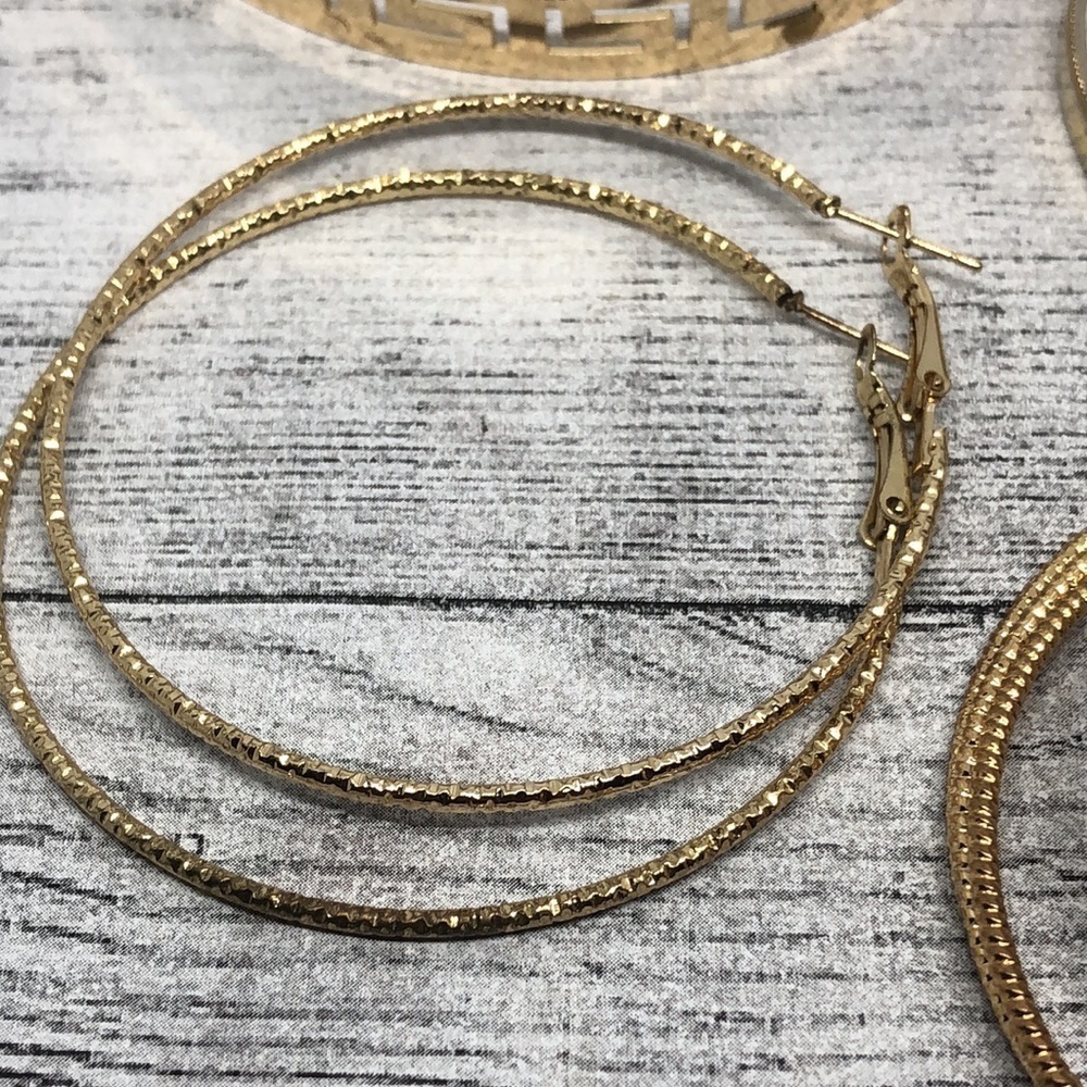 Bundle lot 5 gold tone statement earrings textured + medium large/big. - Picture 3 of 7